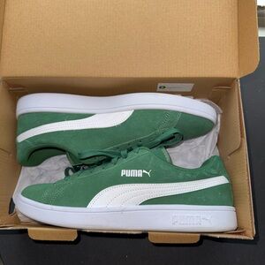 PUMA Men's Green Sneakers